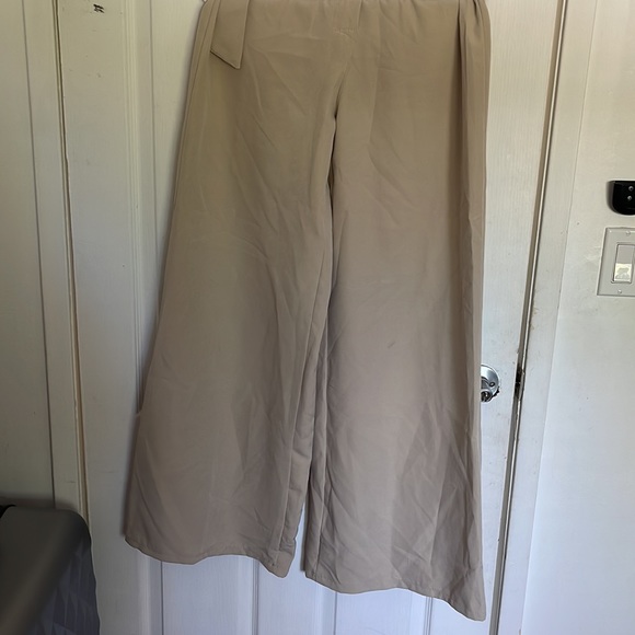 Ruffle wide legged pants! - Picture 2 of 2